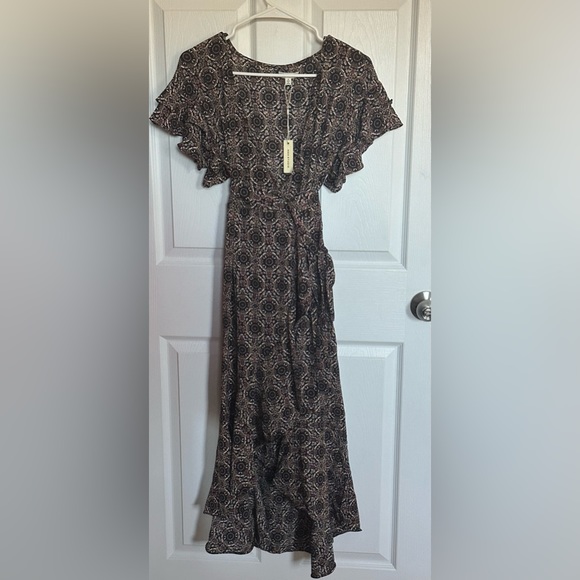 ✨NWT✨✨ Max Studio Ruffle Crepe High/Low Wrap Midi Dress - Picture 2 of 6